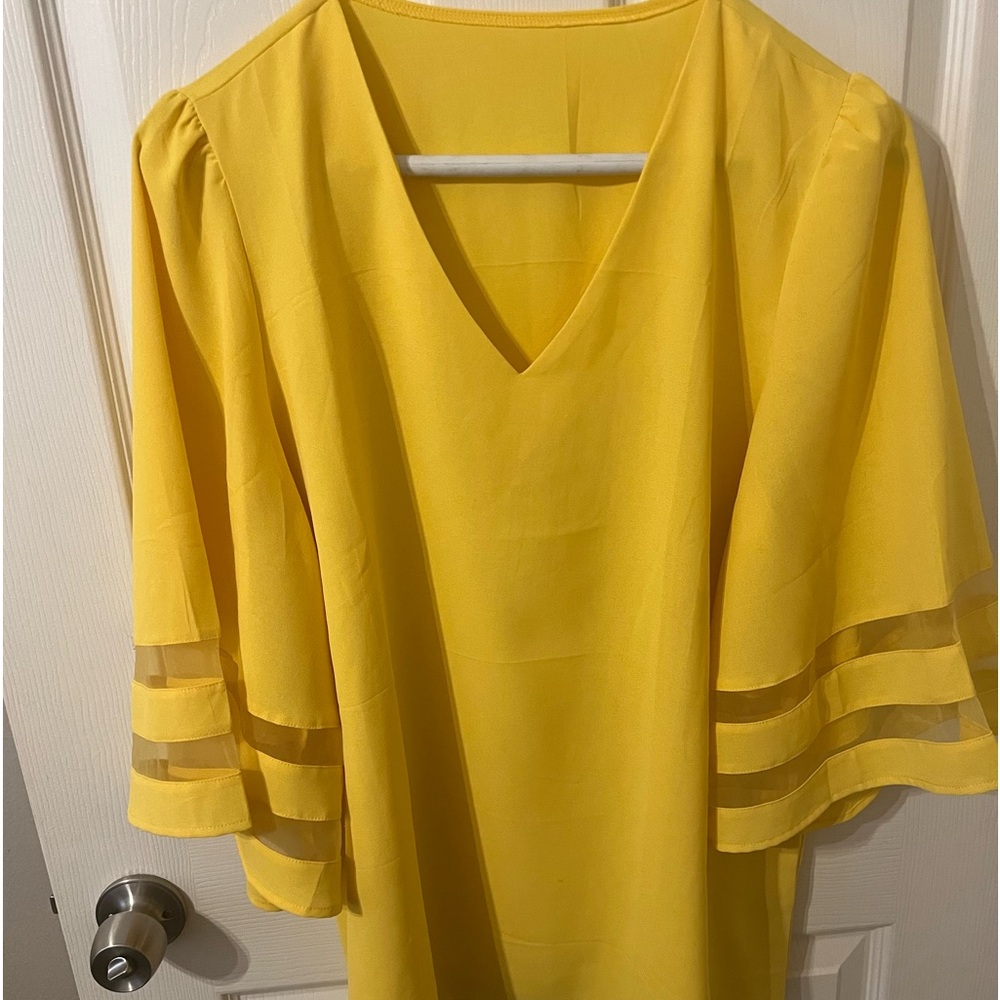 Free flowing v neck shirt